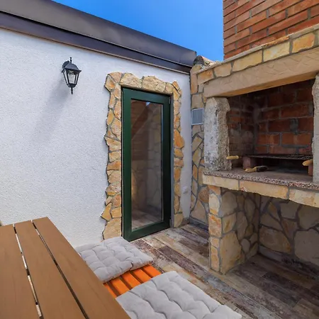 Niluma ノヴィ・ヴィノドロスキー