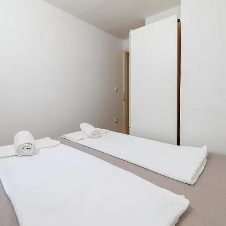 Niluma アパート ノヴィ・ヴィノドロスキー